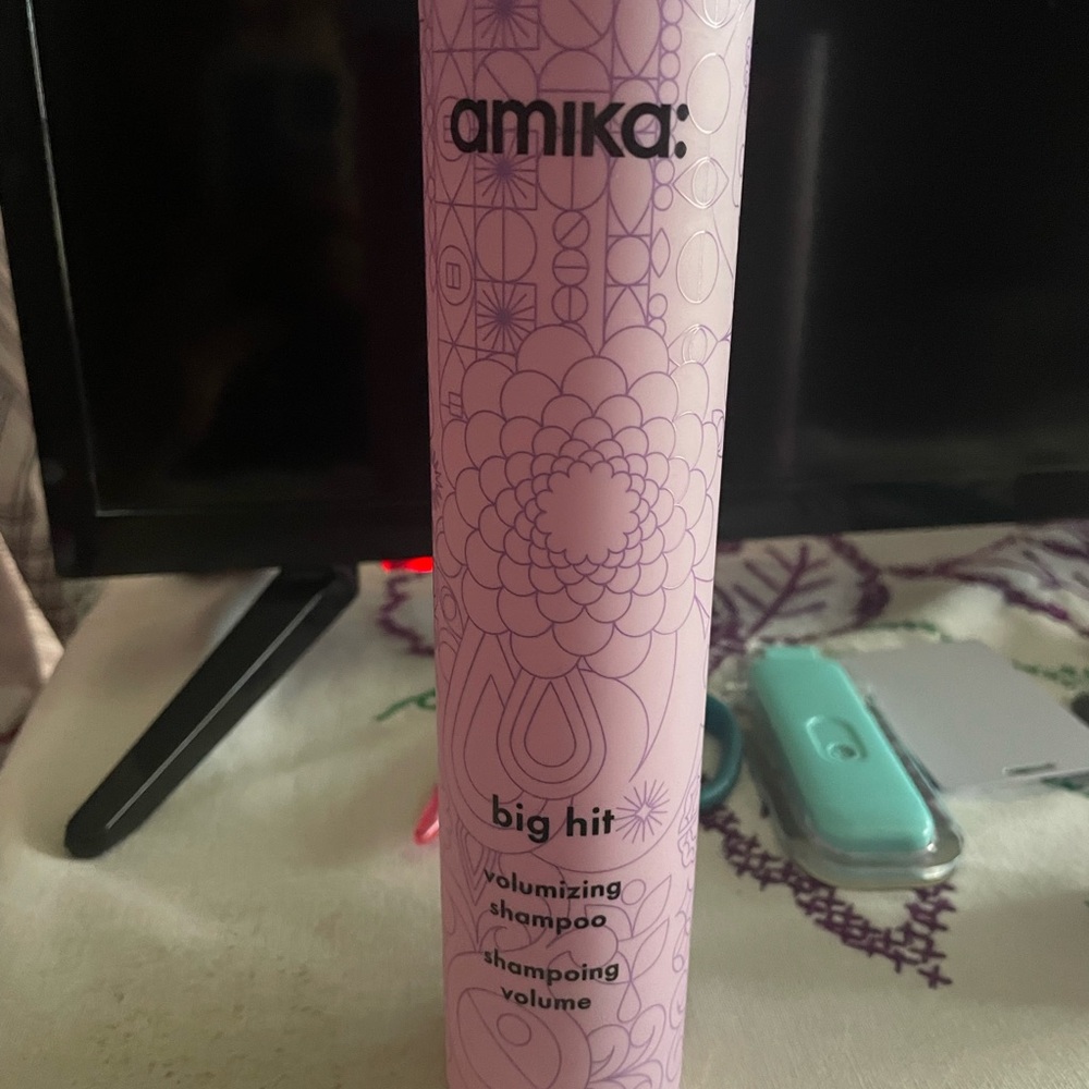 Amika Big Hit Volumizing Shampoo - Pink